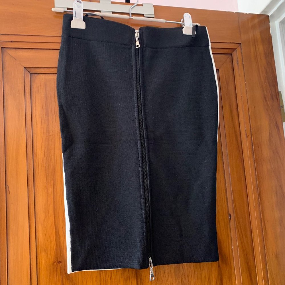 Reversible black/white knee length pencil skirt